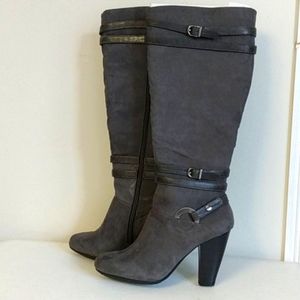Bass grey suede boots 8